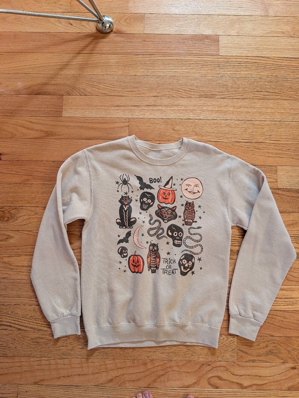 Vintage Style Halloween Sweatshirt Crewneck Witchy Pumpkin Spooky Fall Vtg